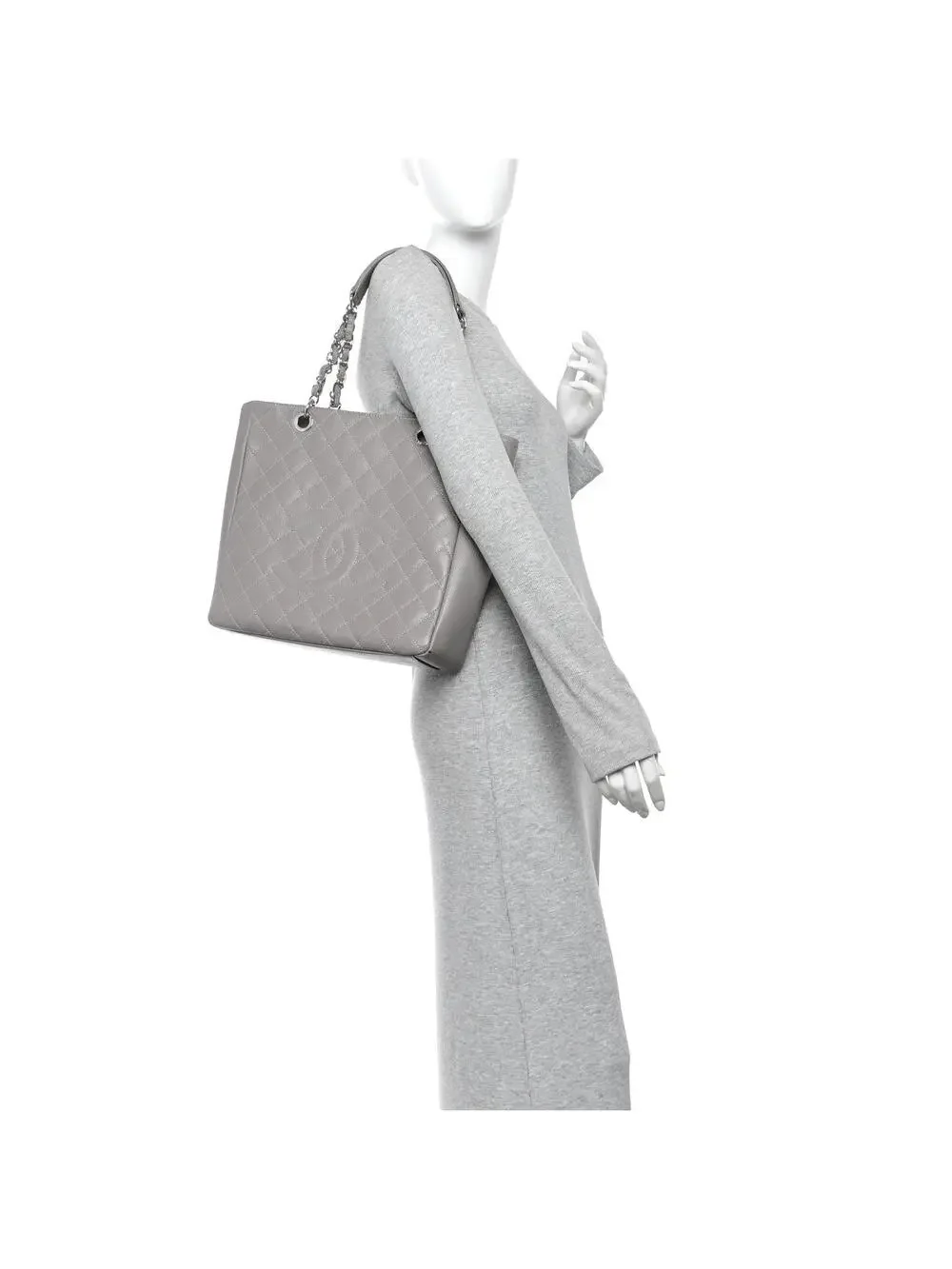 CHANEL indulge timeless
